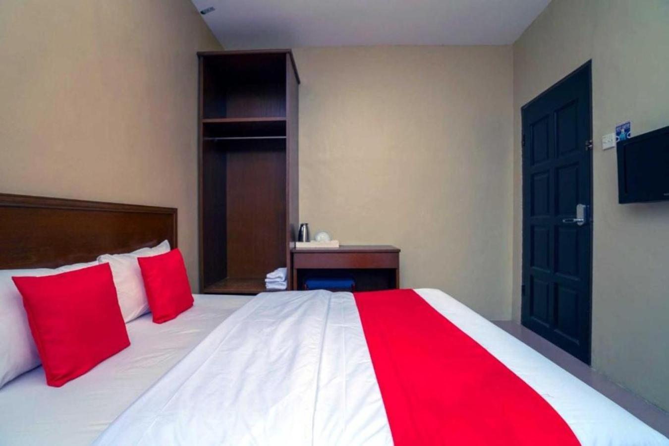De Clinique Hotel Кампонг-Пасир-Богак Экстерьер фото